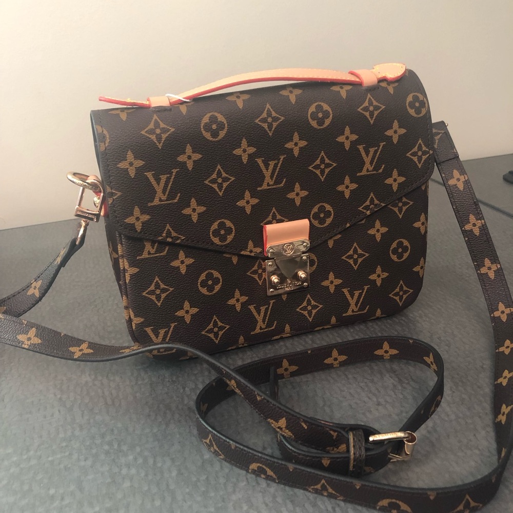 Inspired Pochette Metis